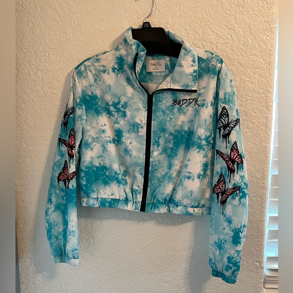 “Baddie” crop top jacket!